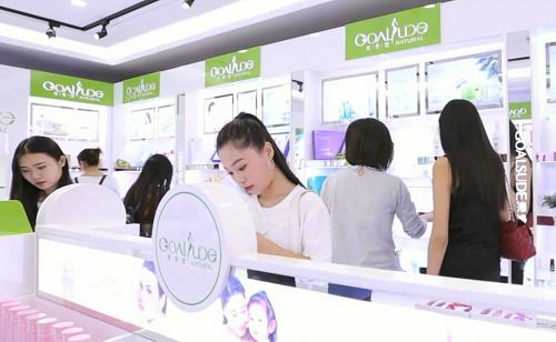 如何成功經(jīng)營(yíng)好一家化妝品店 過(guò)來(lái)人給你指點(diǎn)